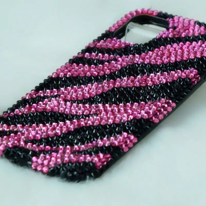 【キラキラビジューシリーズ】ゼブラ柄 フルラインストーン デコ スマホケース｜iPhone対応 #260122