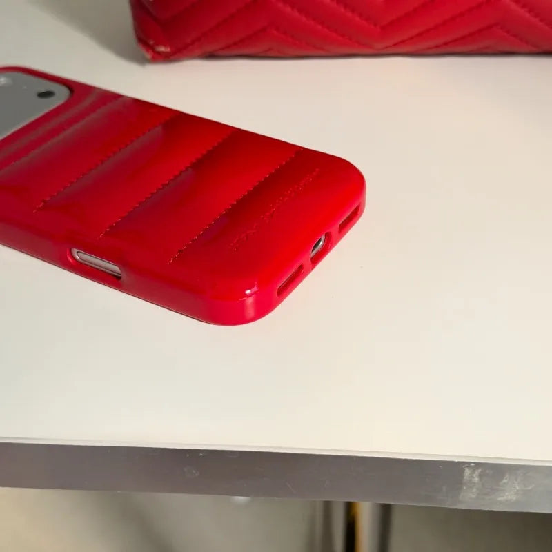 【猫耳シリーズ】キルティング ダウンジャケット風 iPhoneケース #240219