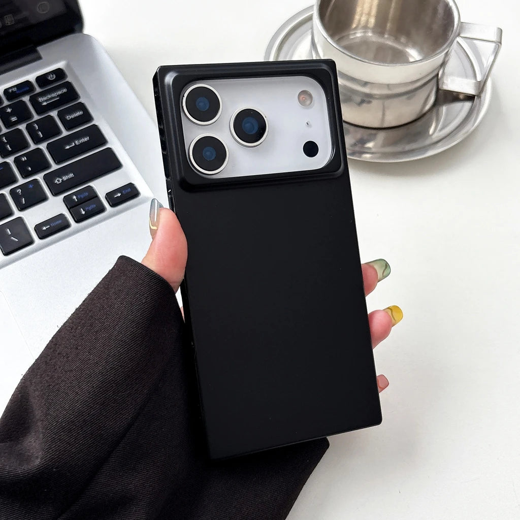 ミニマルスクエア iPhoneケース｜マットブラック・シンプルデザイン #231219