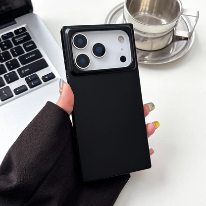 ミニマルスクエア iPhoneケース｜マットブラック・シンプルデザイン #231219