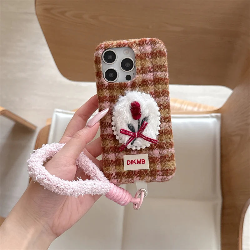 【チェックファーチューリップ】リボン スマホケース 立体刺繍×ふわもこストラップ付き｜iPhone対応 #241206