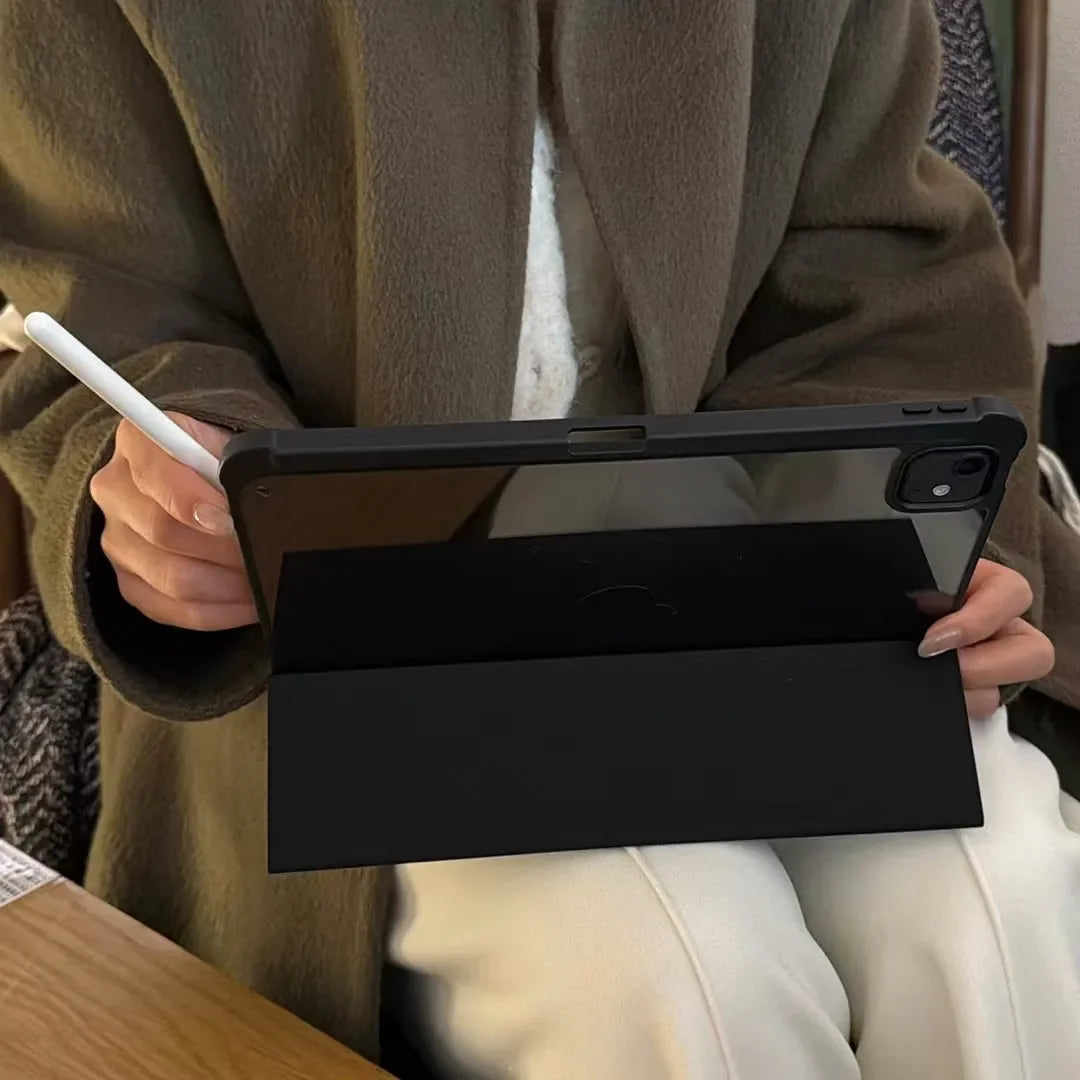 【iPadケース 】シックでおしゃれなべっ甲風カバー Apple Pencilホルダー付き 三つ折りスタンド機能 #261137