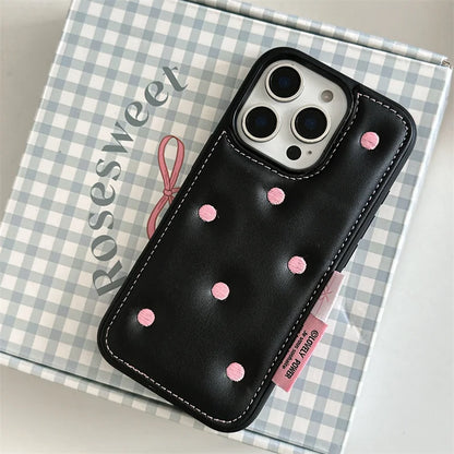 【ドットレザー】ピンク 水玉 ステッチ × ブラックレザー スマホケース｜iPhone対応 #250125