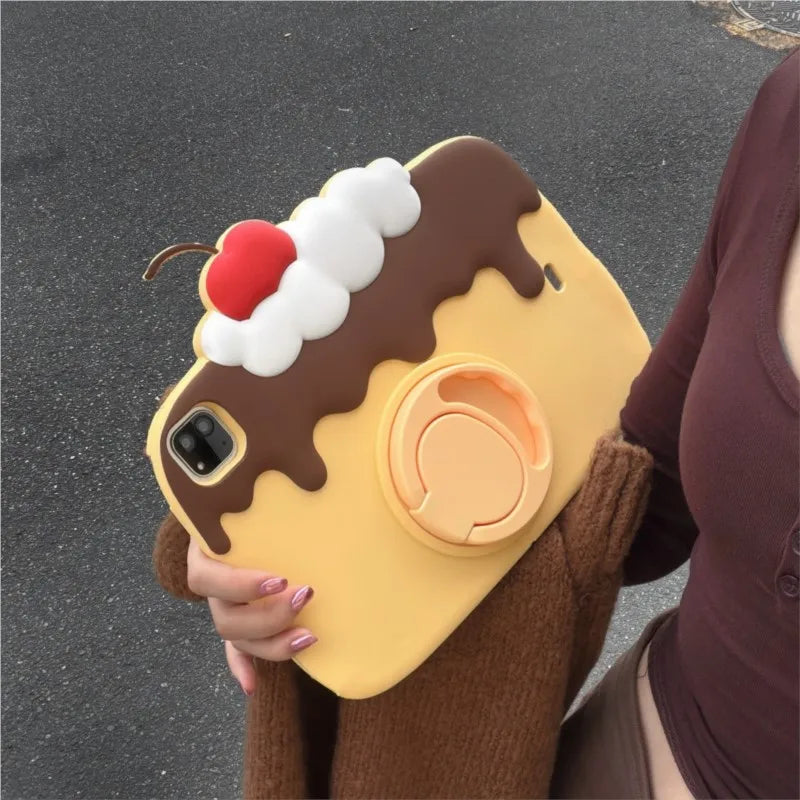 【ipadケース】プリンデザイン グリップ付き iPadケース｜スイーツ・立体モチーフ #261071