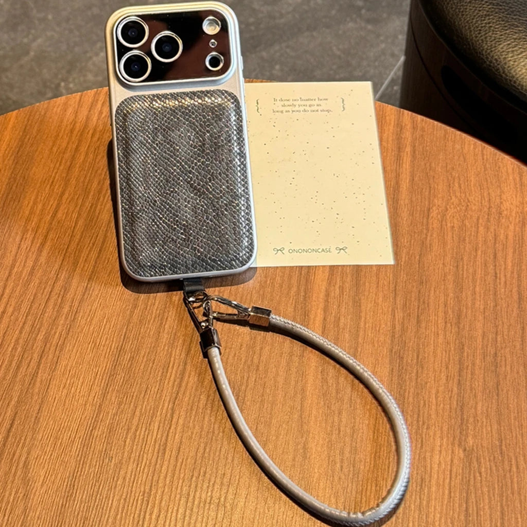 【スネークタッチ】パイソンレザー調 × ハンドストラップ スマホケース｜iPhone対応 #240823