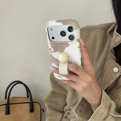 【アニマルシリーズ】カウ柄グリップ付き スマホケース｜モード×ナチュラルデザイン｜iPhone対応 #241207