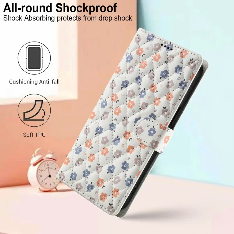 【ブックスタイル】花柄 フラワーキルティング ストラップ付き 手帳型 iPhoneケース｜カード収納 ショルダー対応 #240110