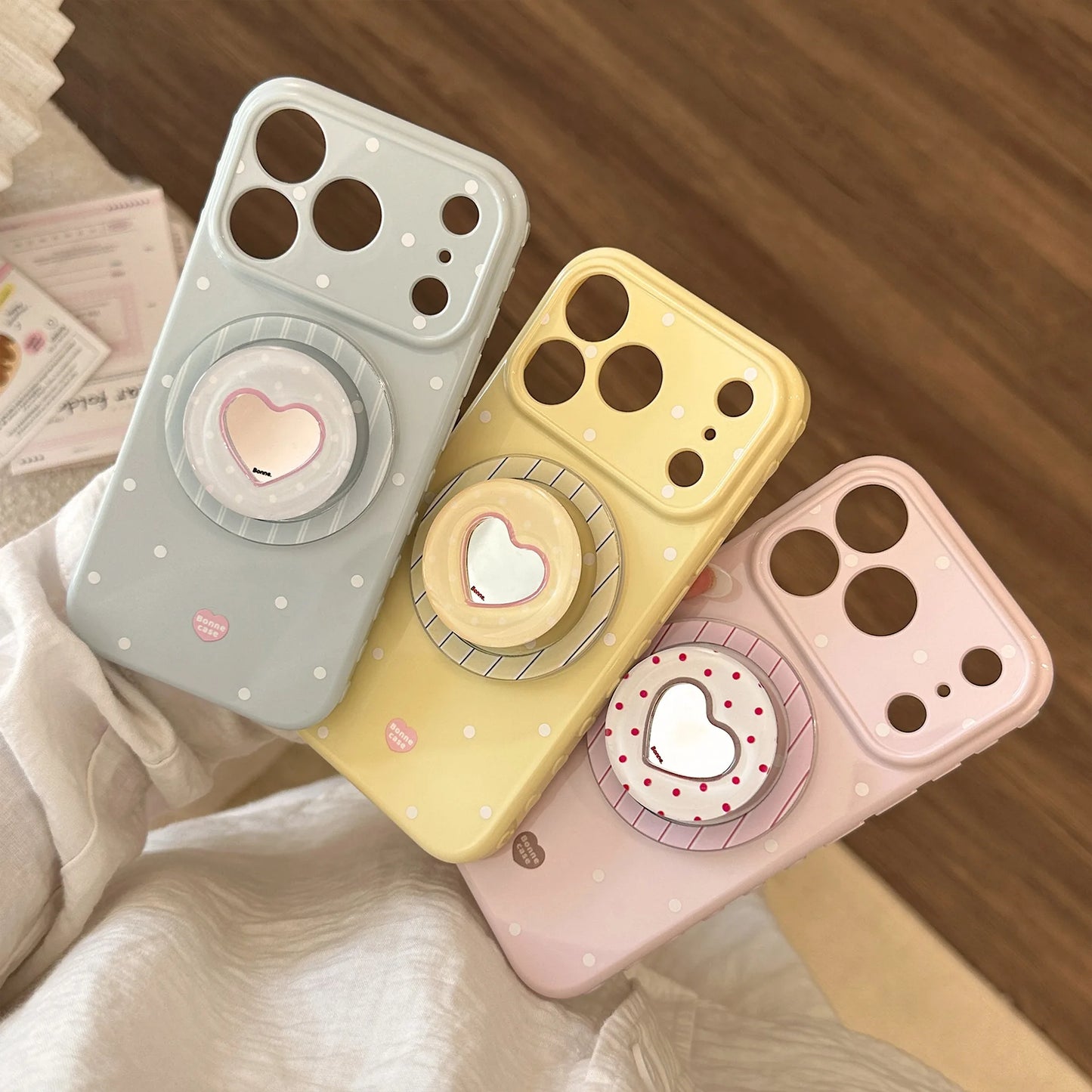 ハートミラーグリップ 水玉 ドットデザイン iPhoneケース｜マグネット内蔵 #240101