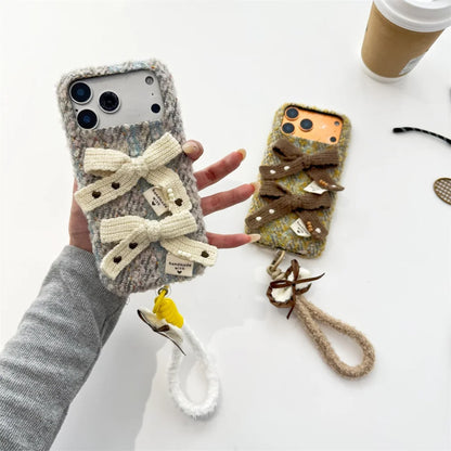 ナチュラルニットリボン iPhoneケース｜ハンドメイド風・ストラップ付き #240423