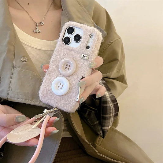【もこもこファーボタン】 ストラップ付き ニット スマホケース｜iPhone対応 #250202