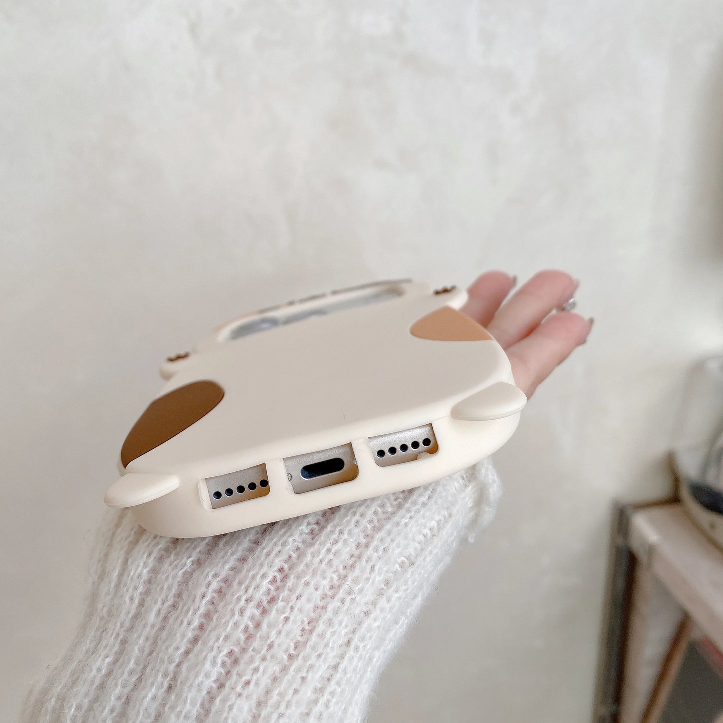 【猫耳シリーズ】三毛猫 肉球 立体キャットiPhoneケース｜マットTPU #240211