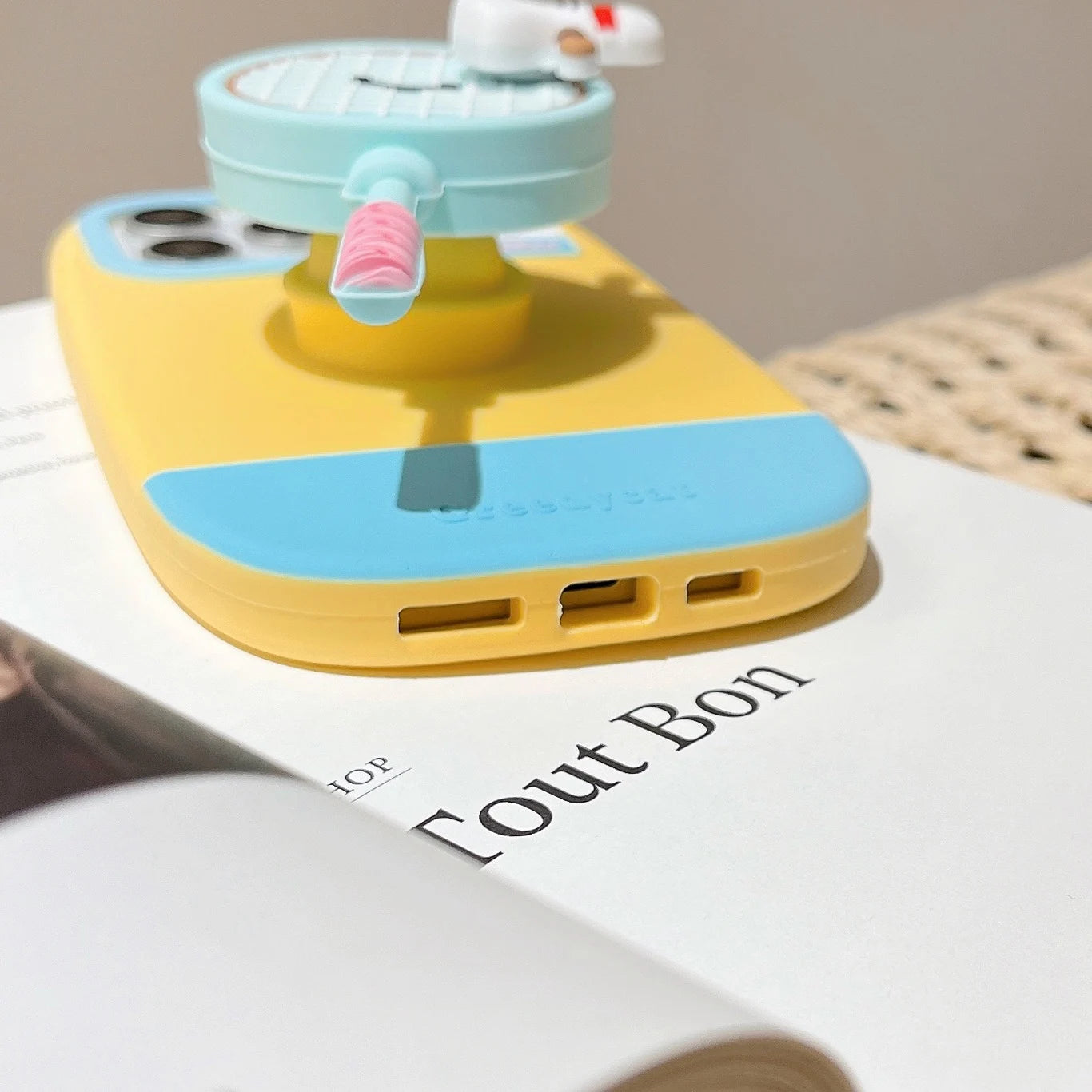 【スポーツシリーズ】立体ラケット＆キャラクター かわいい3Dスポーツデザイン スマホケース｜iPhone対応 #251009