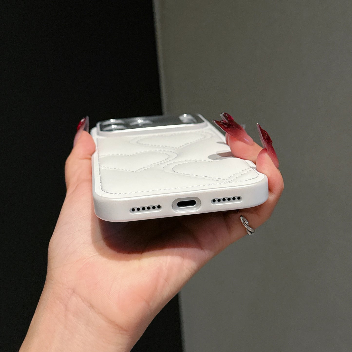 【キルティングハート】立体ハートステッチ×レザー調 スマホケース｜iPhone対応 #250101