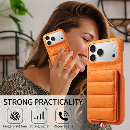 カード収納付き iPhoneケース｜キルティング レザー風デザイン・ロングストラップ付き #240528