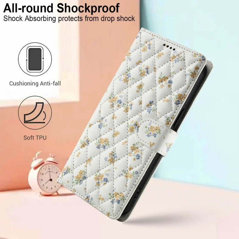 【ブックスタイル】花柄 フラワーキルティング ストラップ付き 手帳型 iPhoneケース｜カード収納 ショルダー対応 #240110