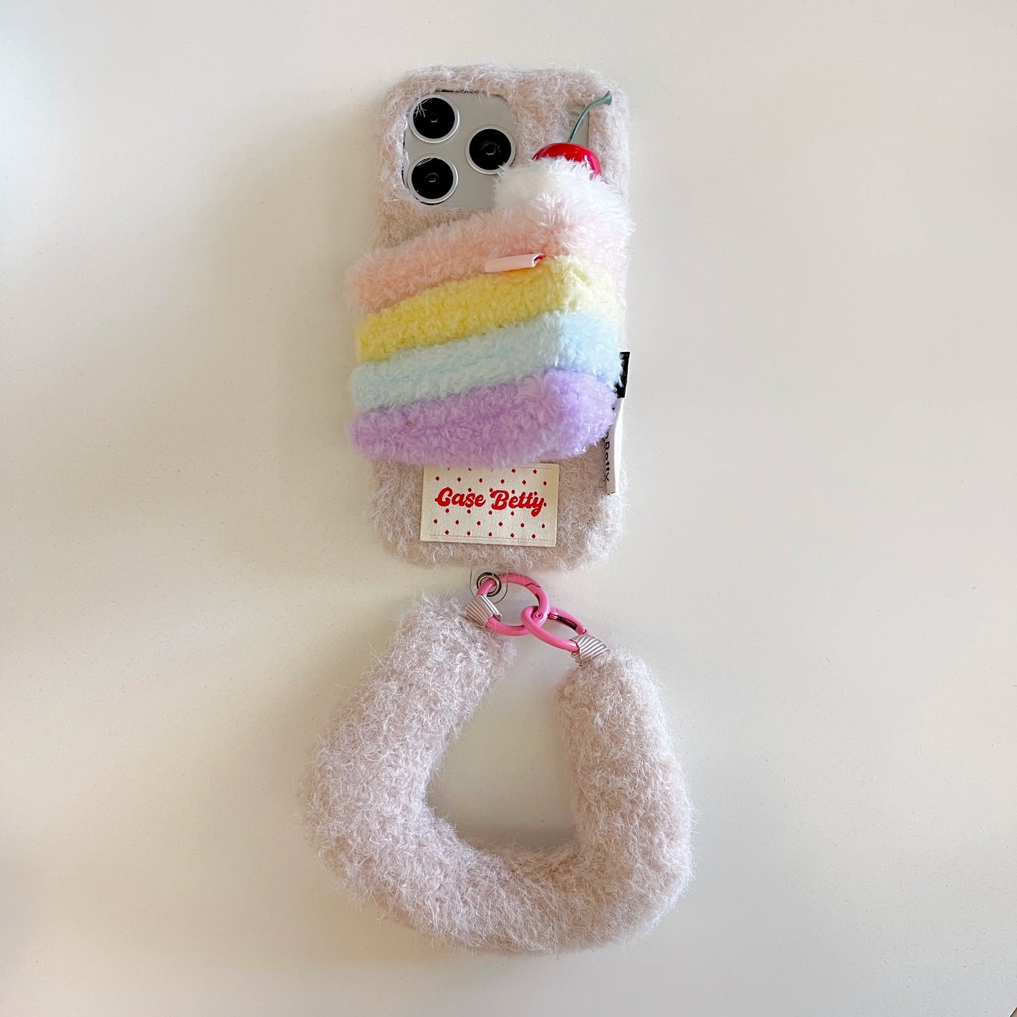 【スイーツモチーフシリーズ】レインボーケーキ ＆ ハンバーガー スマホケース｜ふわもこ立体デザイン × ハンドストラップ付き｜iPhone対応 #241201