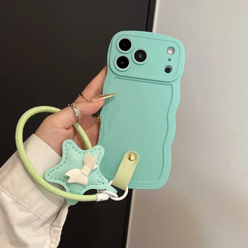 【ウェーブフレームシリーズ】スター 星型チャーム付き 波型デザイン スマホケース｜iPhone対応 #251130