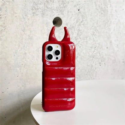 【デビルホーンシェル】ツノ×エアパフ風メタリックデザイン スマホケース｜iPhone対応 #250612