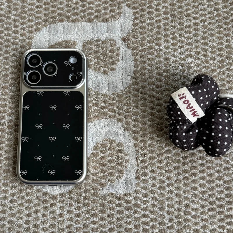【クラシックリボン】モノトーン リボン総柄 × ボリュームチャーム スマホケース｜iPhone対応 #240619