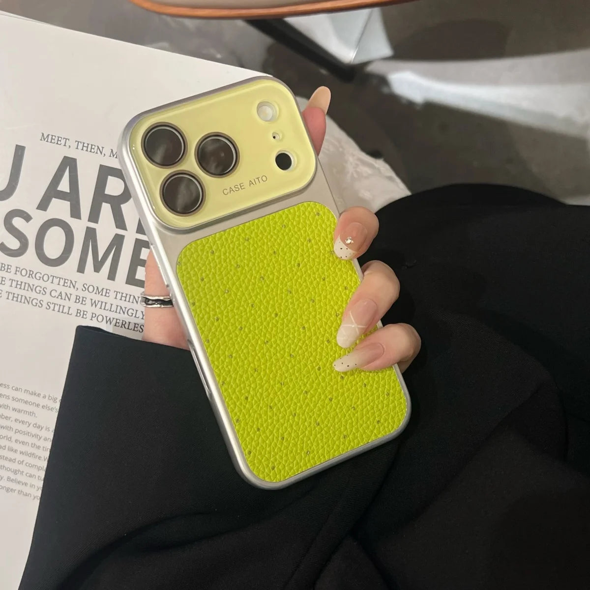 ドット柄 レザー調 メッキフレーム iPhoneケース｜淡色・大人かわいい #260050