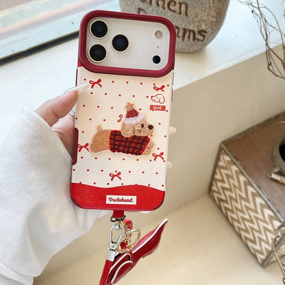 【アニマルシリーズ】 サンタ ダックスフンド 刺繍 × クリスマス デザインケース｜iPhone対応 #240906
