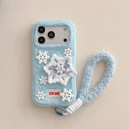もこもこファー iPhoneケース｜雪モチーフ・ストラップ付き #240314