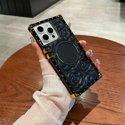 【スクエアシリーズ】キルティングレザー フラワー型押し スタッズスクエアケース｜iPhone対応 #250819