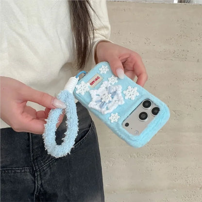 もこもこファー iPhoneケース｜雪モチーフ・ストラップ付き #240314