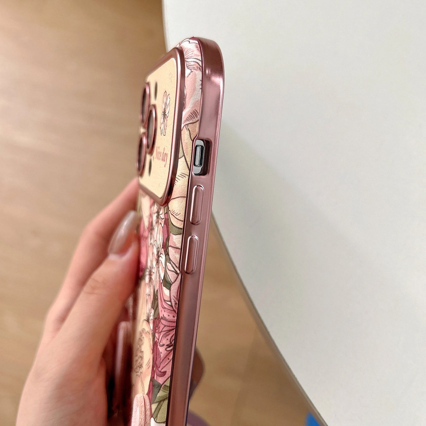 【フラワーガーデンシリーズ】 ナチュラル花柄ストラップケース｜iPhone対応 #240904