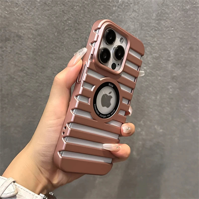 【アルミ調デザイン】メタル スーツケースデザイン 耐衝撃 スマホケース｜iPhone対応 #250414
