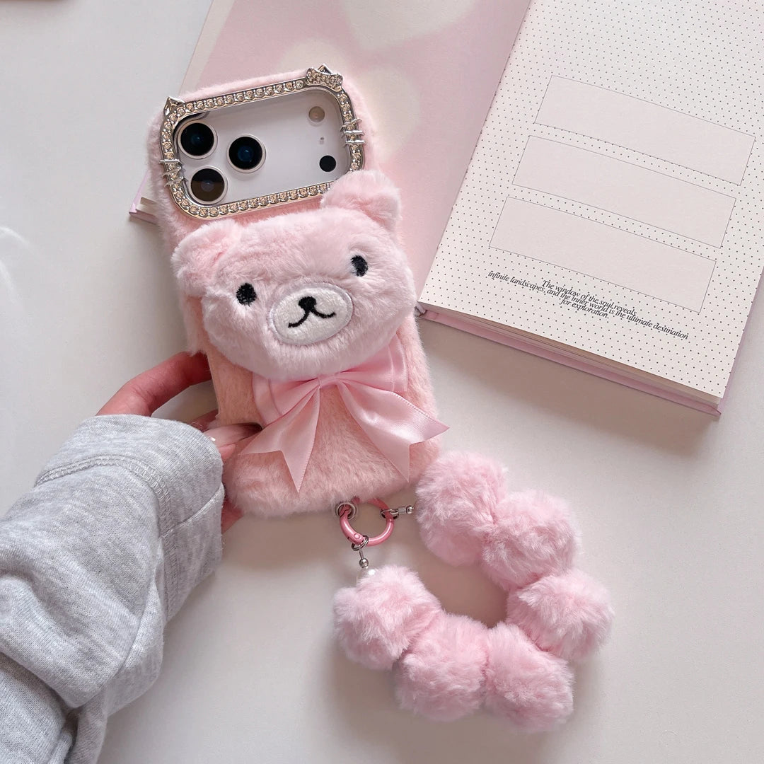 【アニマルフェイスシリーズ】くまさんぬいぐるみ スマホケース｜ふわもこ立体デザイン × ポンポンストラップ付き｜iPhone対応 #241128