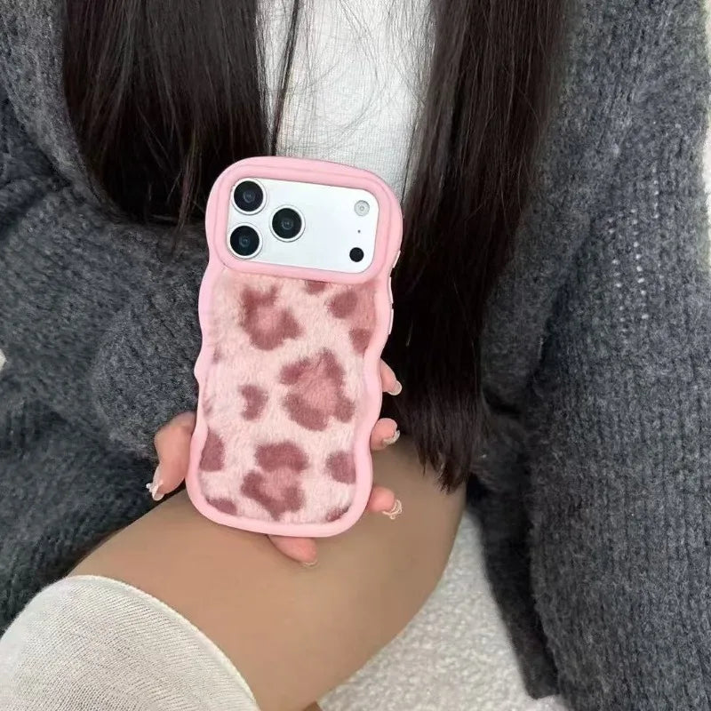 もこもこ レオパード柄 ファー iPhoneケース｜ウェーブフレーム #240301