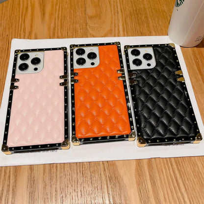 【スクエアシリーズ】キルティングレザー スタッズスクエアケース 高級感＆耐衝撃 ｜iPhone対応 #250818