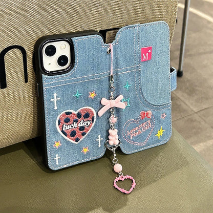 【ブックスタイル】デニム 刺繍デザイン チャーム付き 手帳型 iPhoneケース #240203