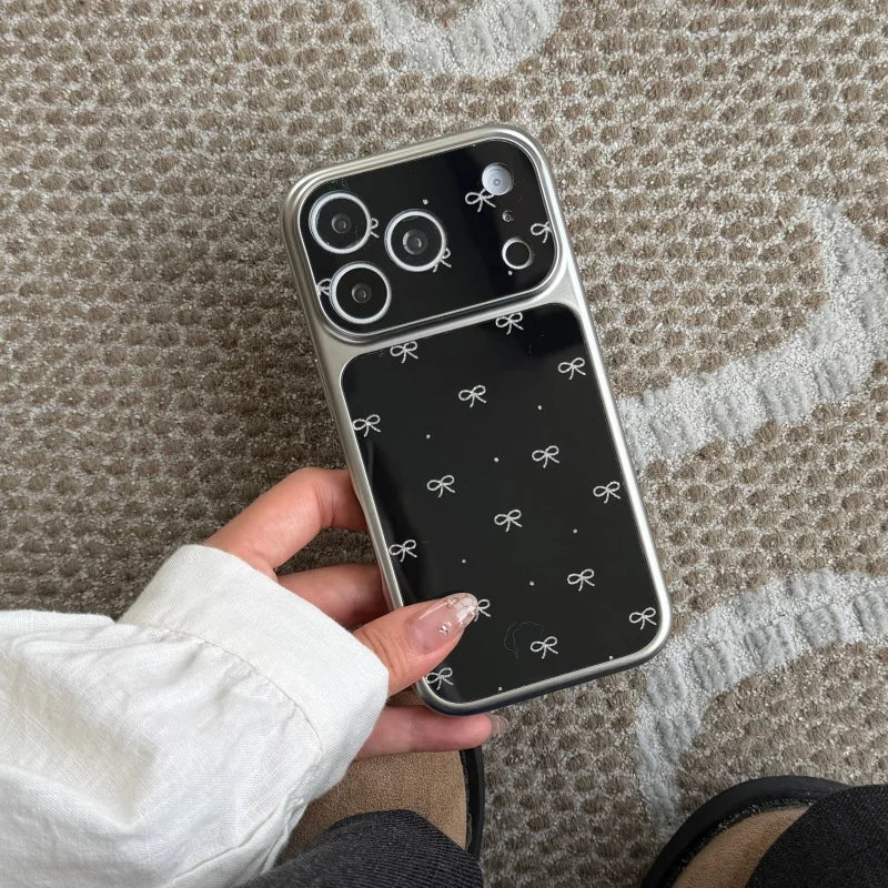 【クラシックリボン】モノトーン リボン総柄 × ボリュームチャーム スマホケース｜iPhone対応 #240619