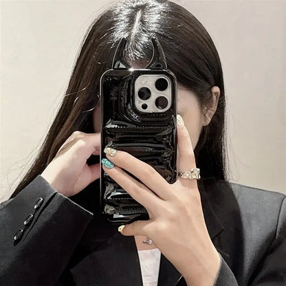 【デビルホーンシェル】ツノ×エアパフ風メタリックデザイン スマホケース｜iPhone対応 #250612