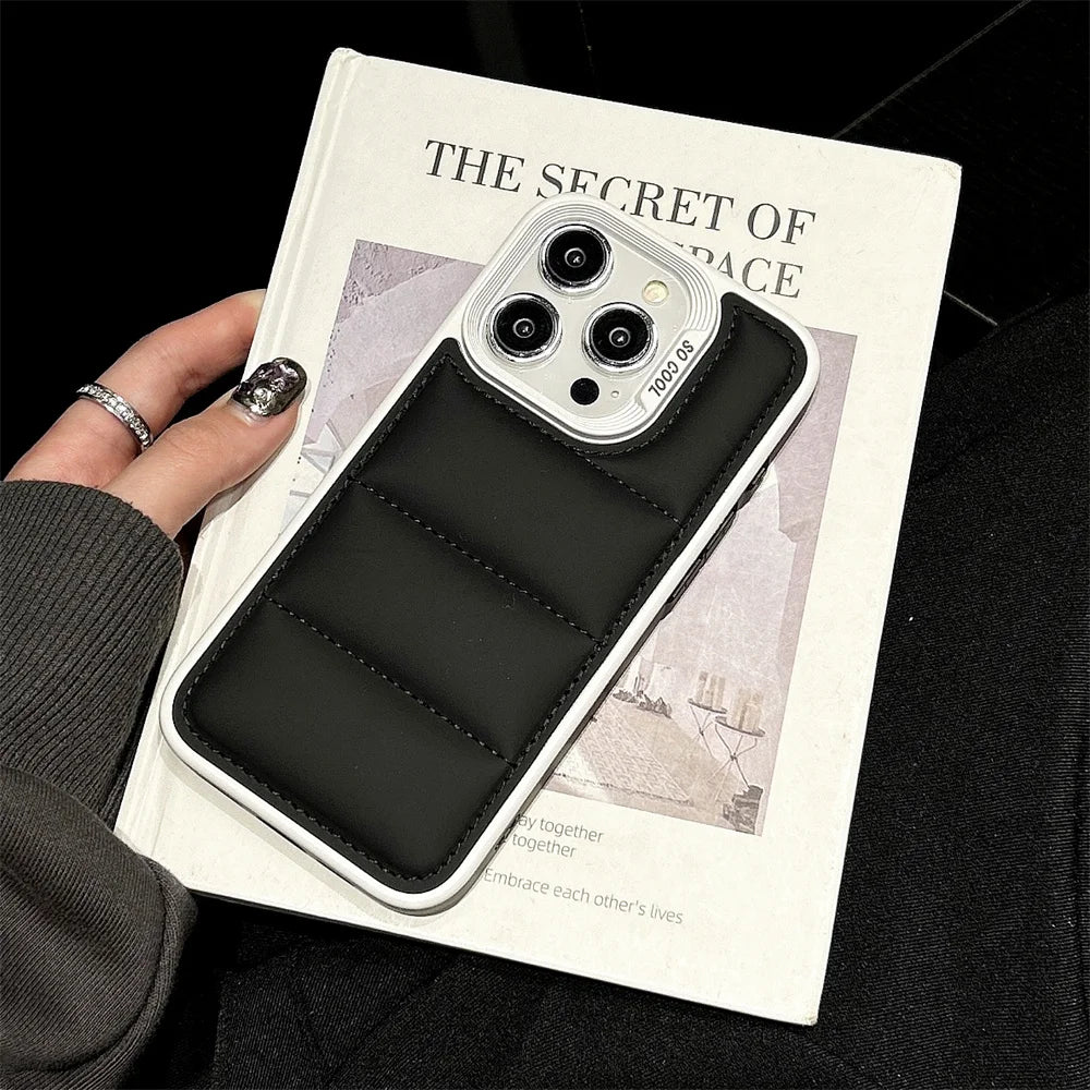 【レザーシリーズ】シンプルキルティング風 高級感あるレザー調 パフデザイン スマホケース｜iPhone対応 #251016