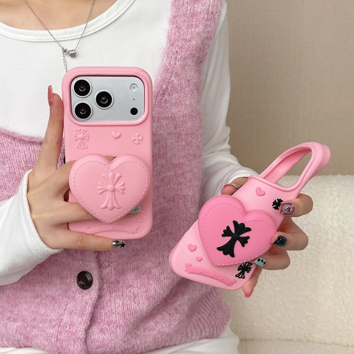 ハート×クロスモチーフ グリップスタンド付き iPhoneケース｜シリコン素材・立体デザイン #240525