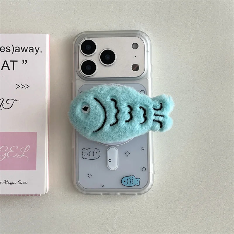 【Magsafe対応】ふわふわ 3D フィッシュファー ポップスタンド × クリアデザイン スマホケース｜iPhone対応 #241226