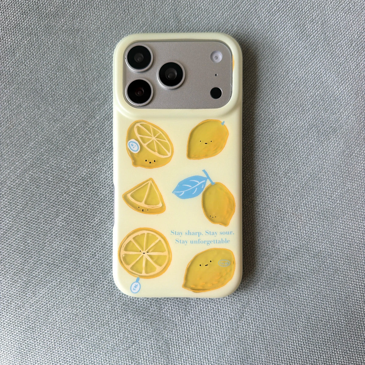 レモン柄 ニコちゃんレモン グリップ付き iPhoneケース｜淡色イエロー・ゆるかわ #261275