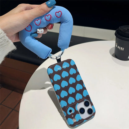 【ハート総柄】ハンドルストラップ付き ポップデザイン スマホケース｜iPhone対応 #260203