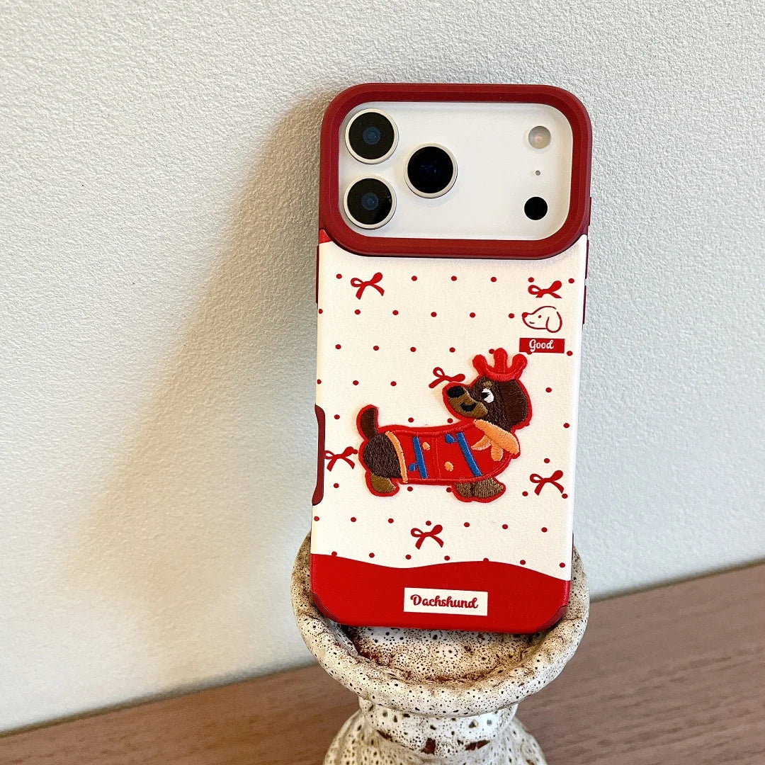 【アニマルシリーズ】 サンタ ダックスフンド 刺繍 × クリスマス デザインケース｜iPhone対応 #240906