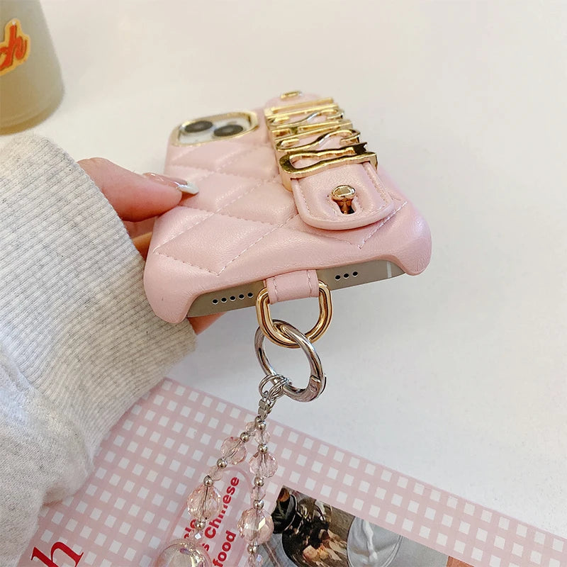 【カスタムNAMEシリーズ】名前入り キルティング ビジュー ストラップ付きスマホケース｜iPhone対応