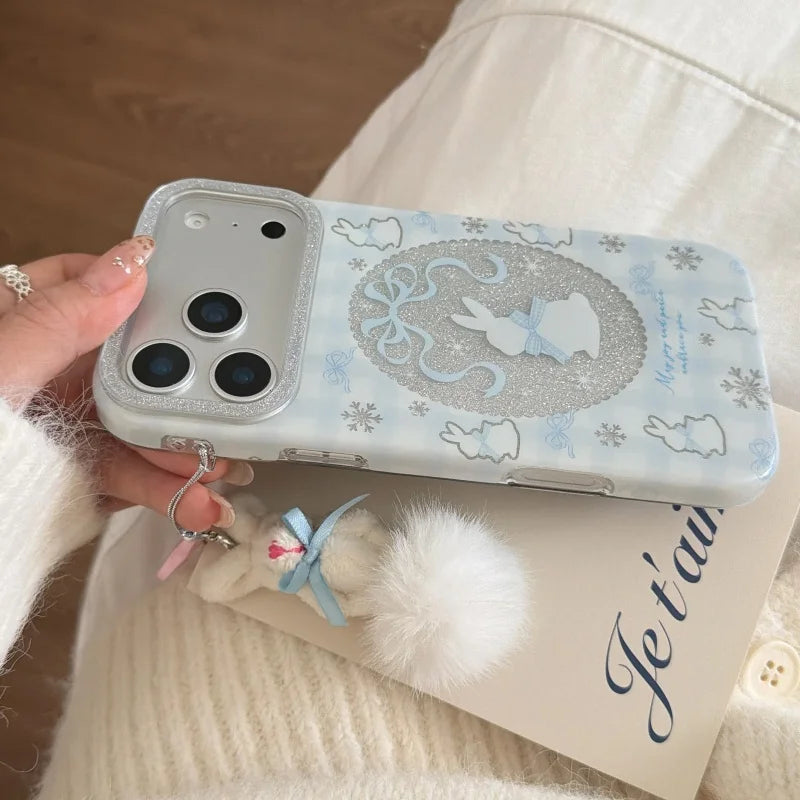 ラビットレース グリッターiPhoneケース｜うさぎモチーフ・キラキラフレーム・ファーチャーム付き #240501