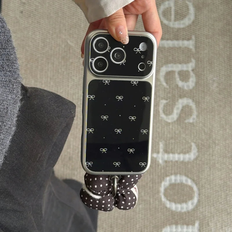 【クラシックリボン】モノトーン リボン総柄 × ボリュームチャーム スマホケース｜iPhone対応 #240619