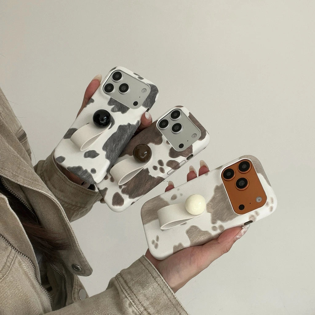 【アニマルシリーズ】カウ柄グリップ付き スマホケース｜モード×ナチュラルデザイン｜iPhone対応 #241207