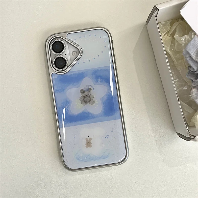 【グラデくまちゃん】雲 にじみブルーグラデーション ポンポンチャーム付き スマホケース｜iPhone対応 #241004