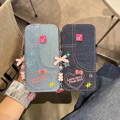 【ブックスタイル】デニム 刺繍デザイン チャーム付き 手帳型 iPhoneケース #240203