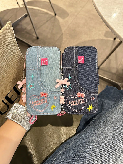 【ブックスタイル】デニム 刺繍デザイン チャーム付き 手帳型 iPhoneケース #240203