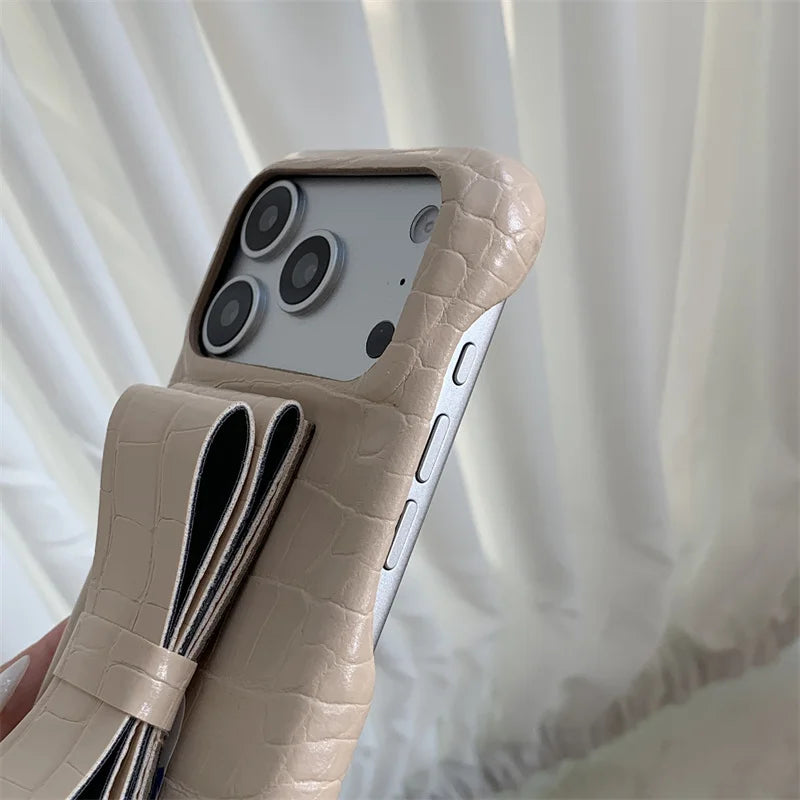 【クロコ調リボングリップ】型押し クロコレザー調 × 立体リボン スマホケース｜iPhone対応 #240617